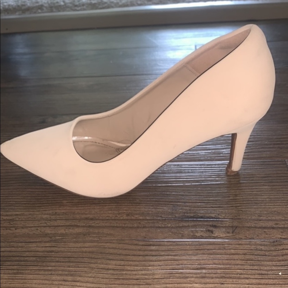 7.5 nude heels